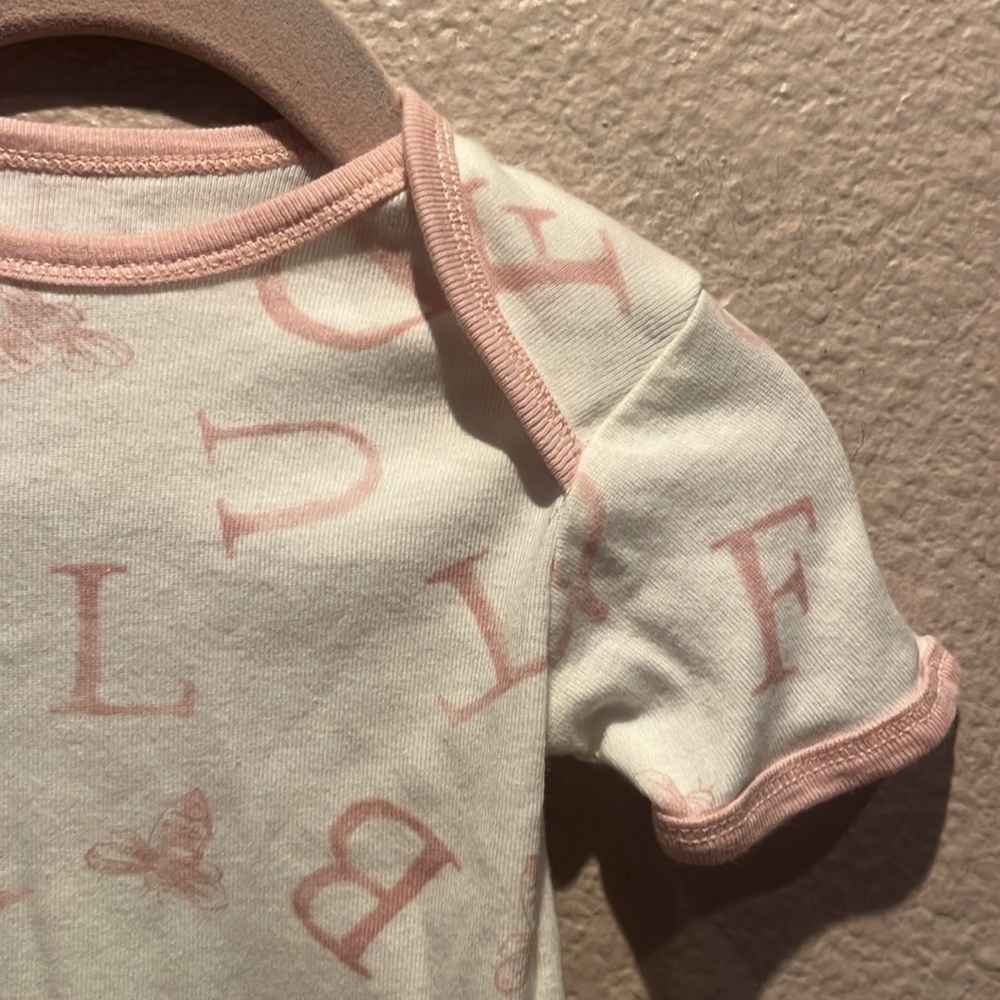 Burt’s Bees Baby Girl’s Onesie Alphabet Bee Size 3-6 Months Cotton - Picture 3 of 8